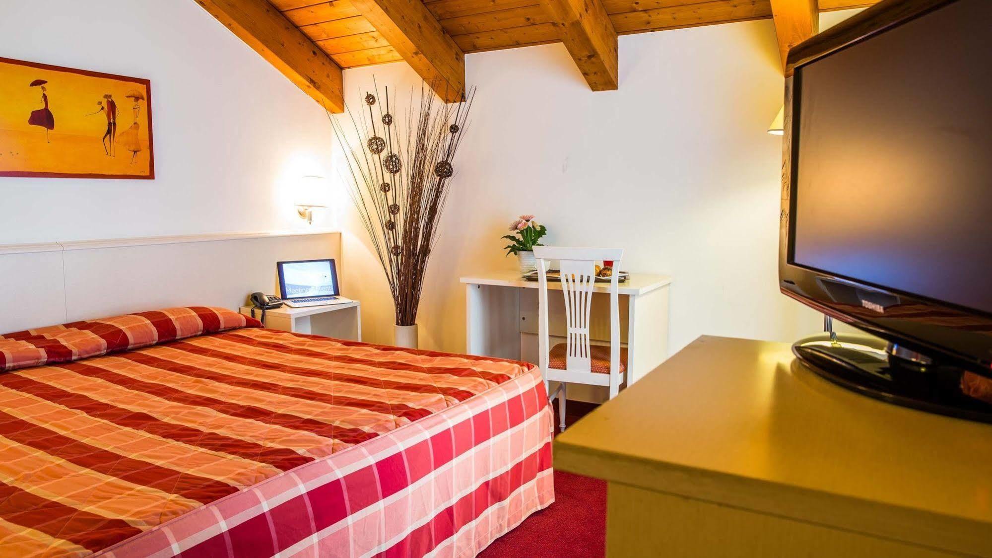 Hotel Gallia П'янецца Екстер'єр фото