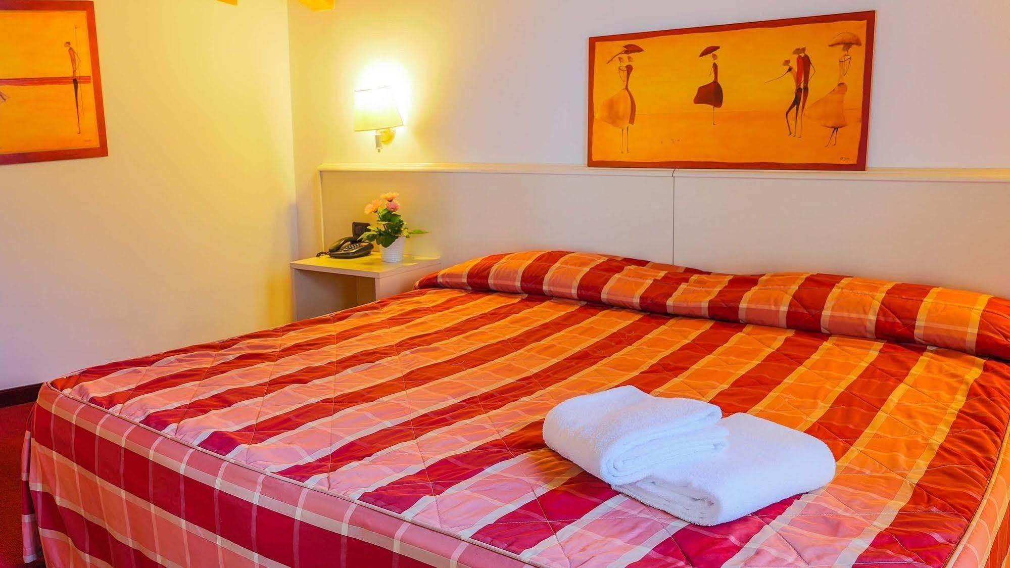 Hotel Gallia П'янецца Екстер'єр фото
