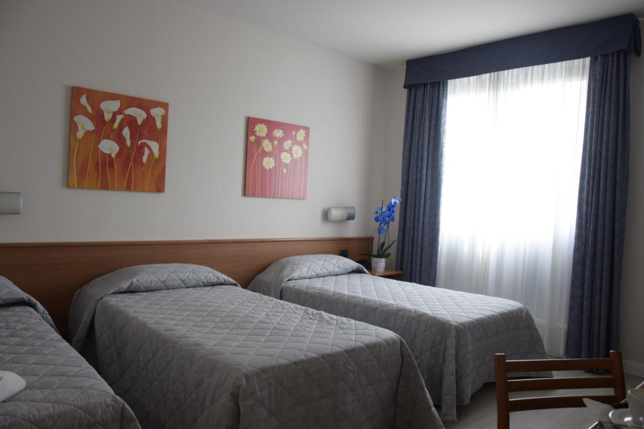 Hotel Gallia П'янецца Екстер'єр фото