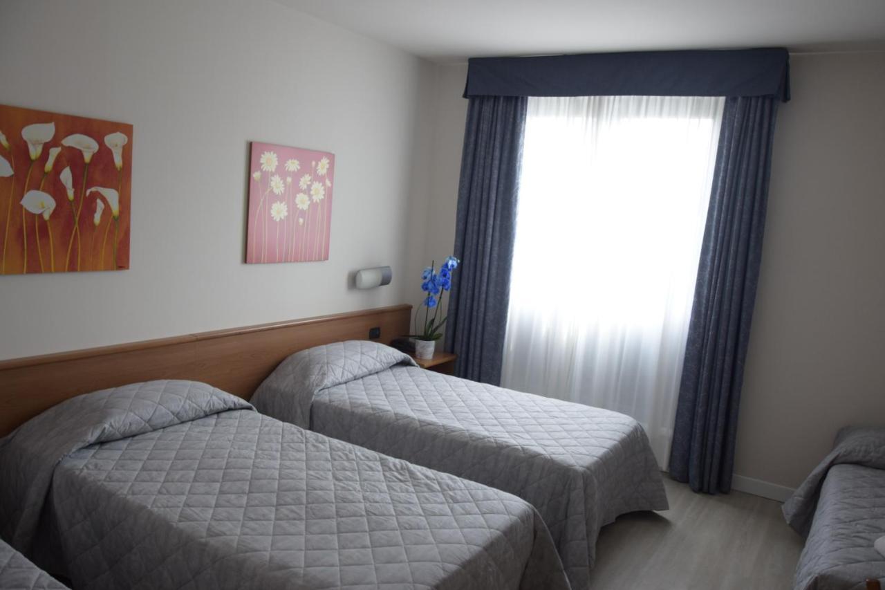 Hotel Gallia П'янецца Екстер'єр фото